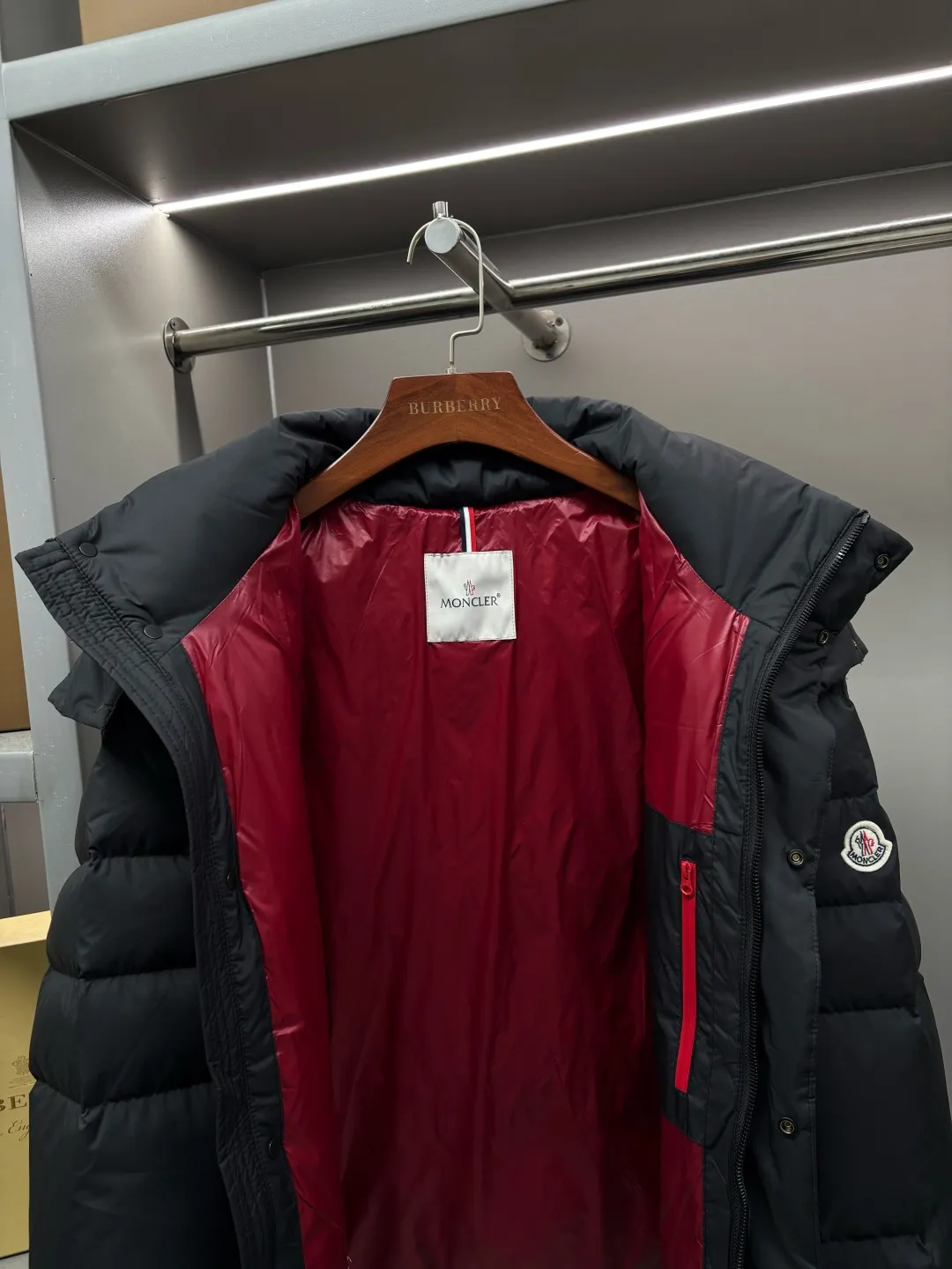 Moncler Classic Hot Sale Same Style In Stock 💥Premium Series， ， ， ， ， ， ， ， 。 ， ， ， ，DIST 90 ！ ！🔍 ： ， Red ， ， Moncler 。 Sizes：M-XXL ：Black Beige